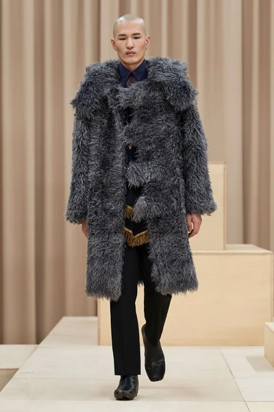 Look 7